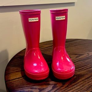 Children’s hot pink Hunter Boots. Lightly worn. Size 10